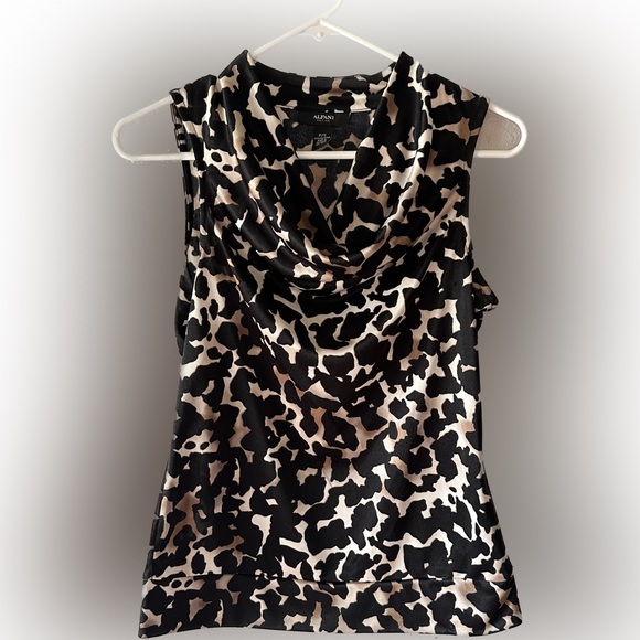 Black and cream animal print sleeveless top. Size small - Picture 2 of 8